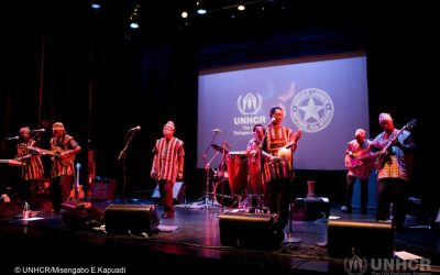 Les « Sierra Leone Refugee All Stars » sensibilisent les foules à travers leur tournée en Europe