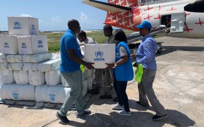 UNHCR verleent noodhulp vanuit de lucht aan Somaliërs na overstromingen.