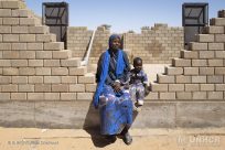 Vluchtelingen en gastheren bouwen samen aan een veilige thuis in Niger