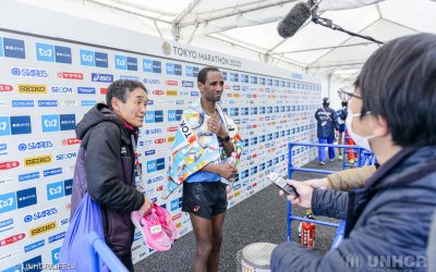 Vluchteling verbijt de pijn en schrijft geschiedenis in de Tokio Marathon