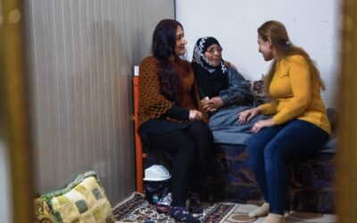 Vluchtelingen verlenen mentale gezondheidszorg tijdens lockdown in kampen in Irak