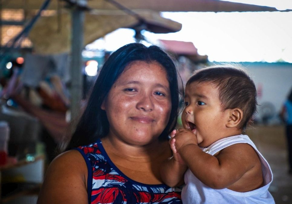 Un hôpital de campagne brésilien soigne les indigènes touchés par la COVID-19
