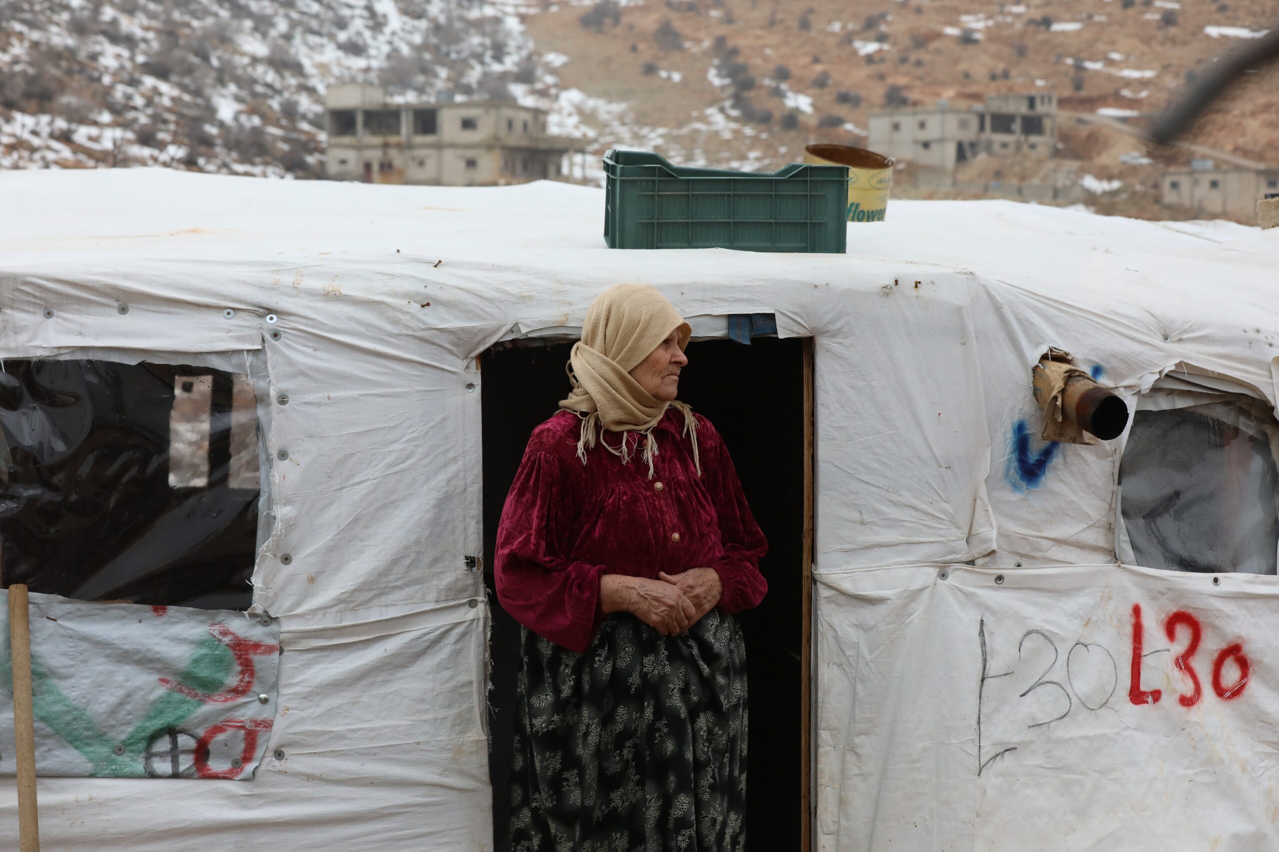Vorige winter werd het vluchtelingenkamp waarin Shakiba en Hassan wonen geteisterd door een hevige winterstorm. Ze geraakten gevangen in hun hut.