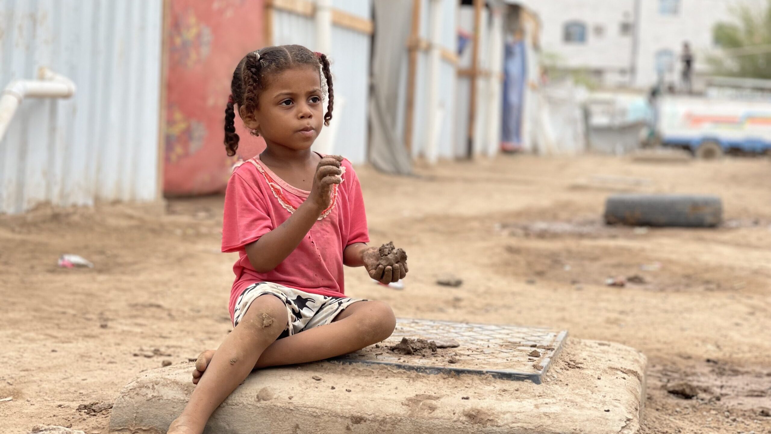 Tahani, 5 ans, avait 3 mois lorsque ses parents ont dû fuir le conflit au Yémen et tout laisser derrière eux. © UNHCR/Marie-Joëlle Jean-Charles