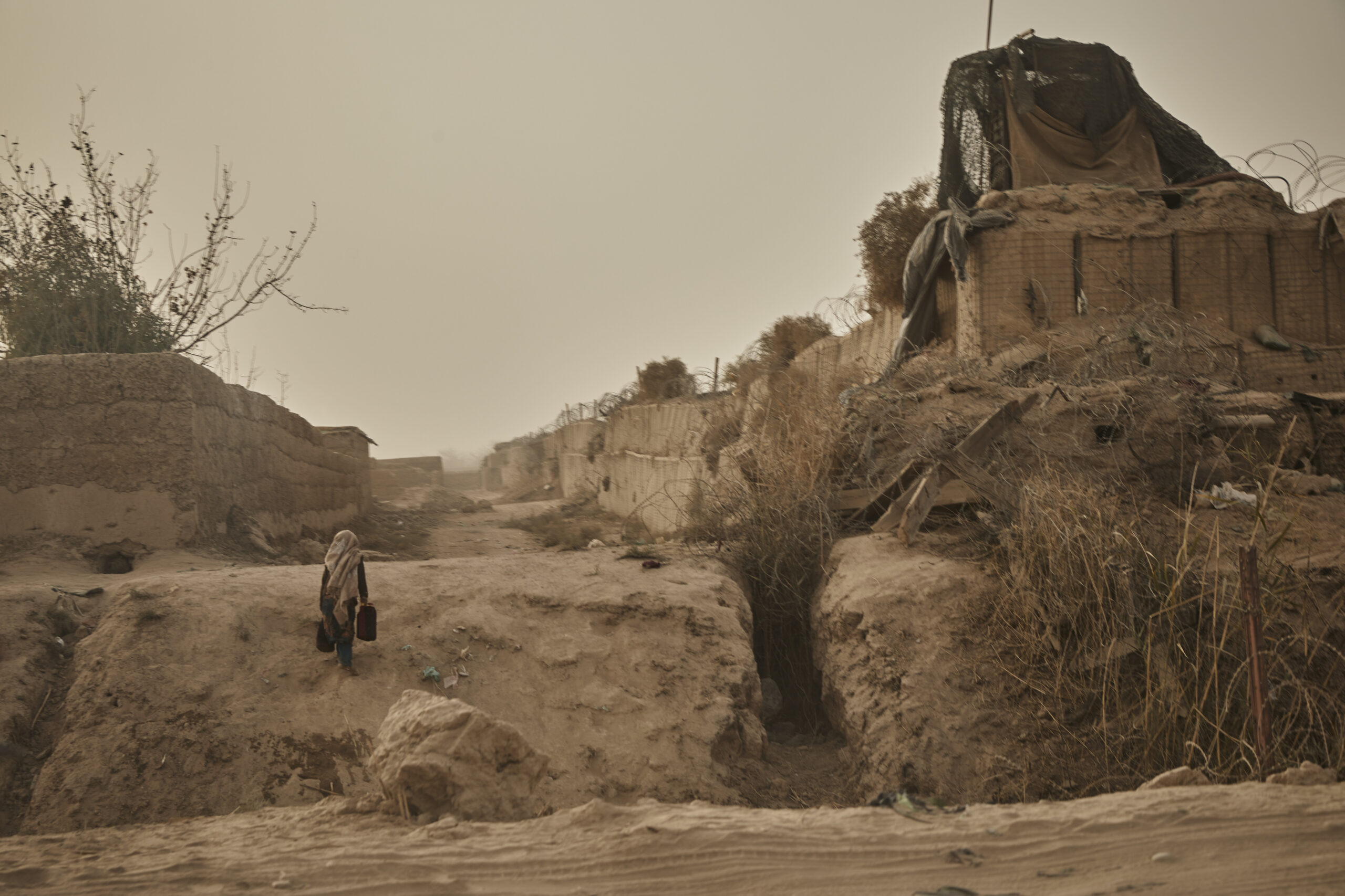 Het dorre landschap van de provincie Helmand, waar de effecten van een ernstige droogte overal zichtbaar zijn. © UNHCR/Andrew McConnell