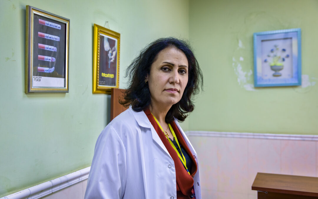 Un médecin irakien apporte soins et réconfort aux rescapées yézidies