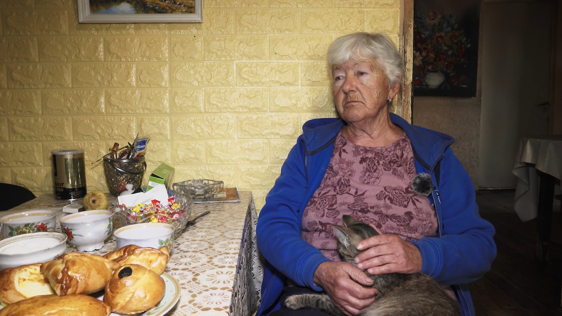 Valentyna dans sa maison à Zabuyannya, près de Kyiv.