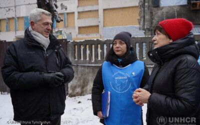 Alors que la guerre continue de faire rage, le chef du HCR lance un appel urgent pour un soutien humanitaire accru en Ukraine