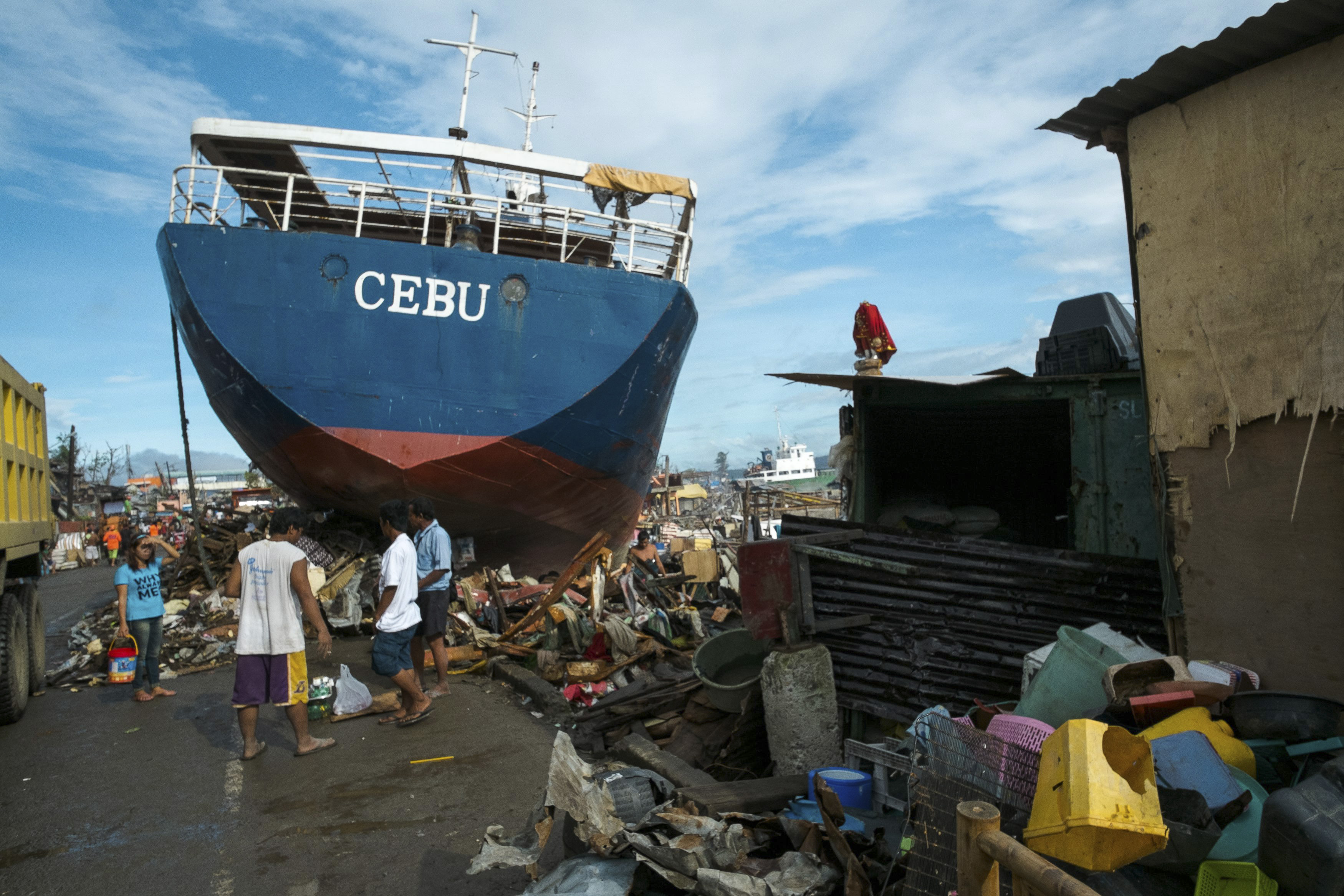 断水断粮，菲律宾风灾令妇女儿童处身险地