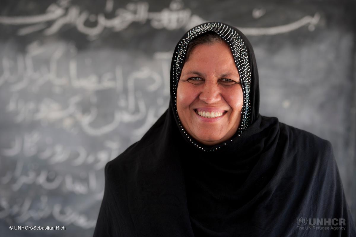 2015年南森难民奖得奖者： 艾琪拉.阿斯菲（AQEEL​​​​A ASIFI） 女士─ 阿富汗女童教育开拓者