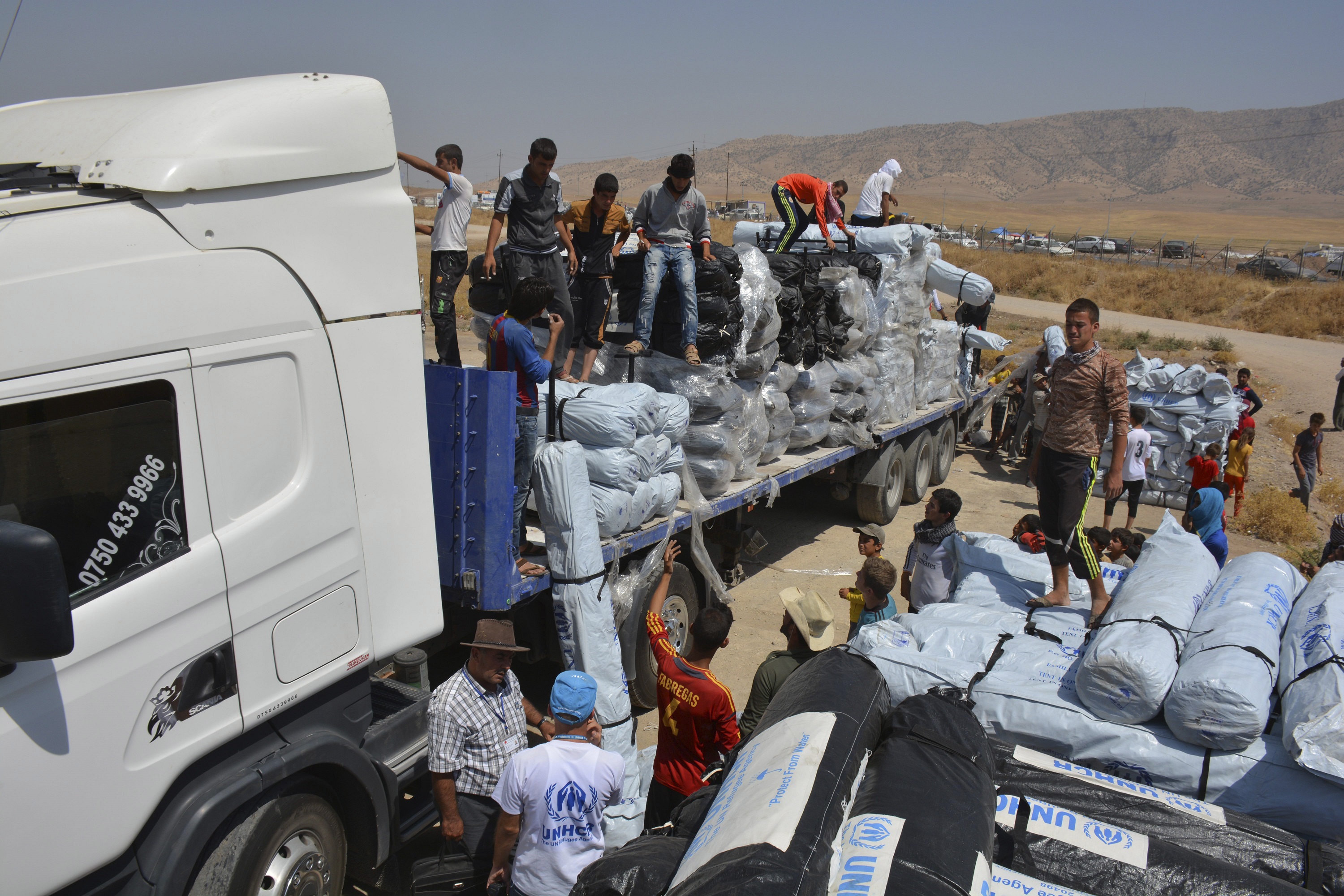 联合国难民署从海陆空三路加强对伊拉克北部地区的人道救援