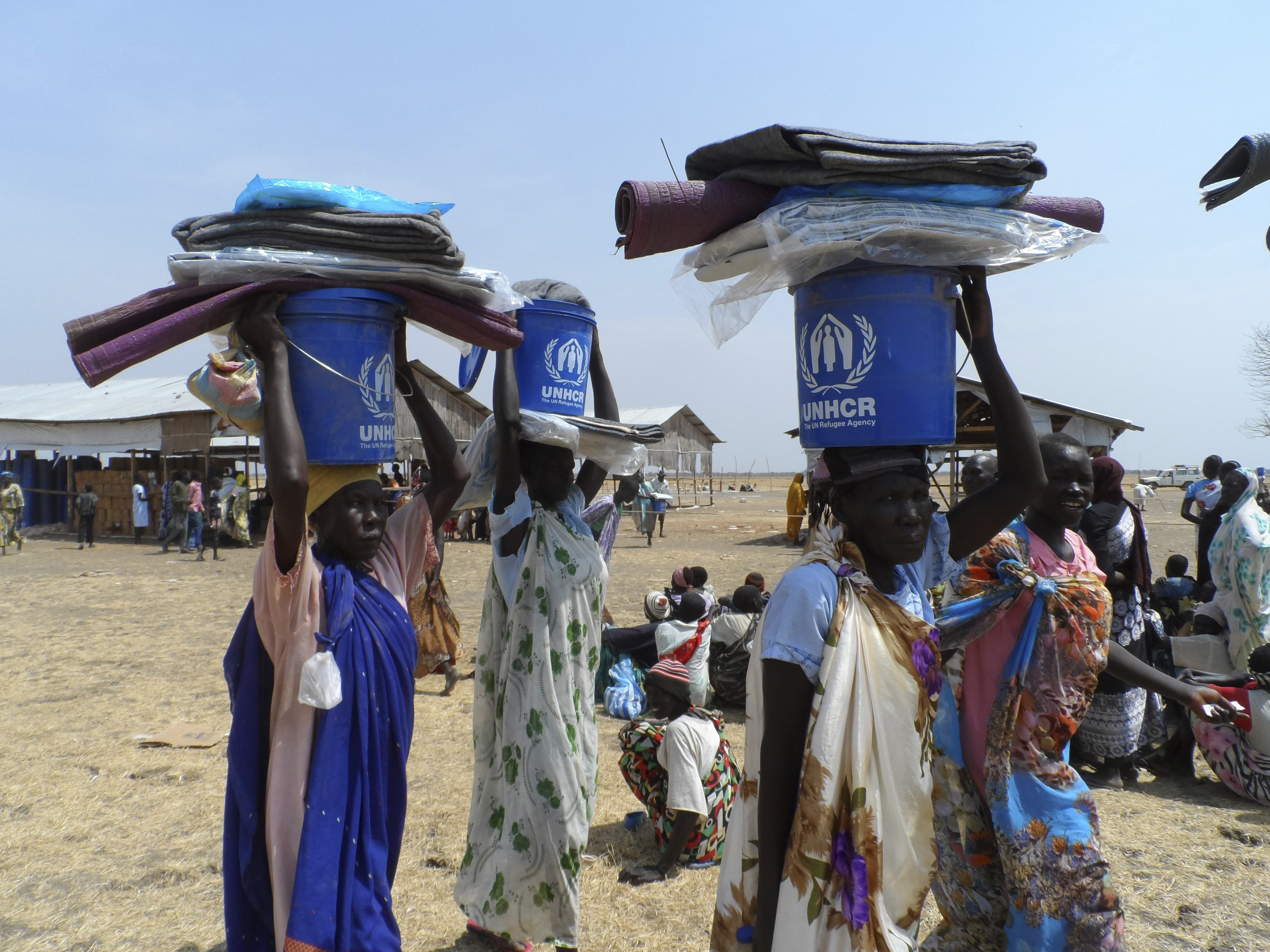 难民署与合作伙伴分发援助与南苏丹Pariang县受冲突影响的难民