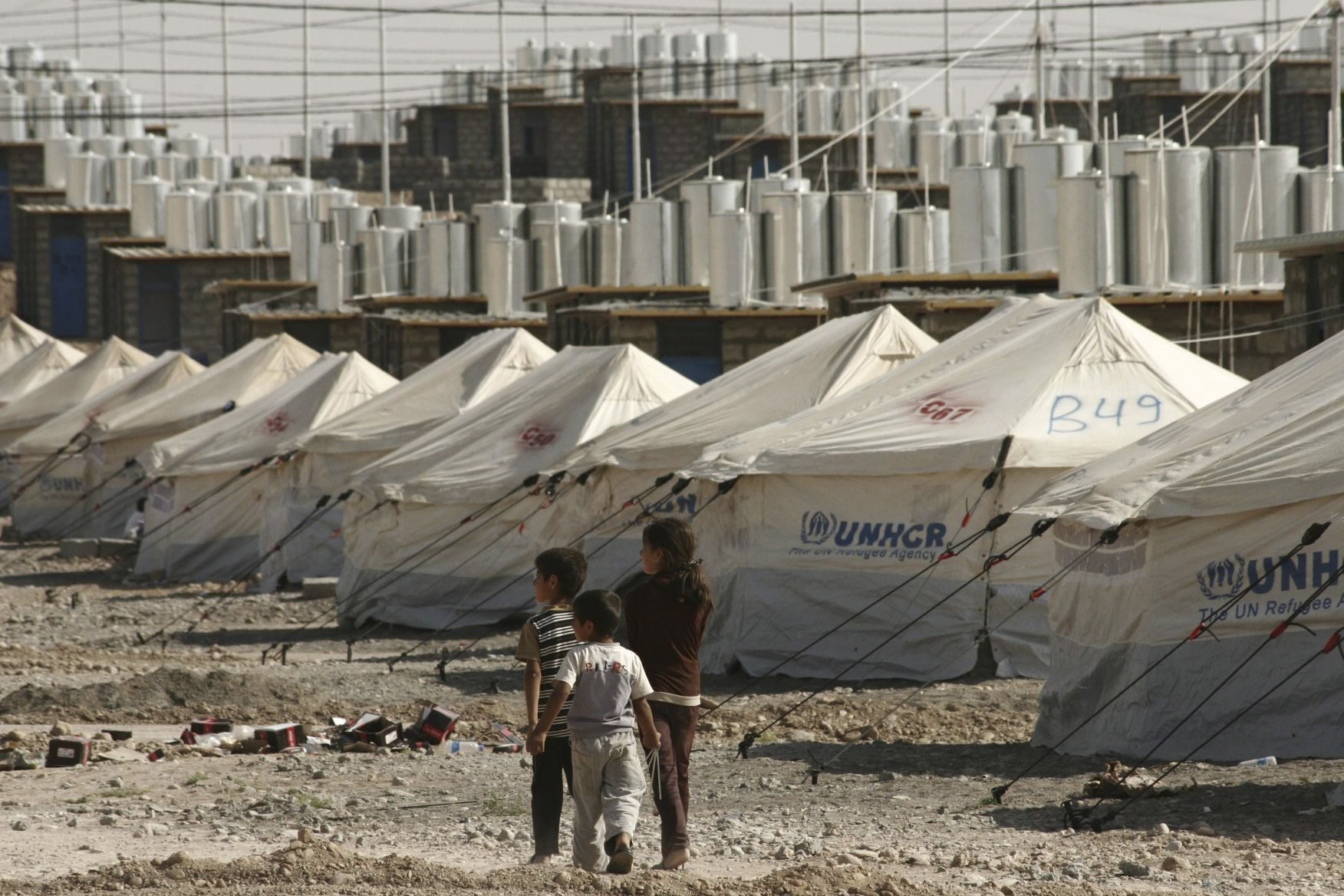 联合国难民署协助大批叙利亚难民迁往伊拉克新难民营