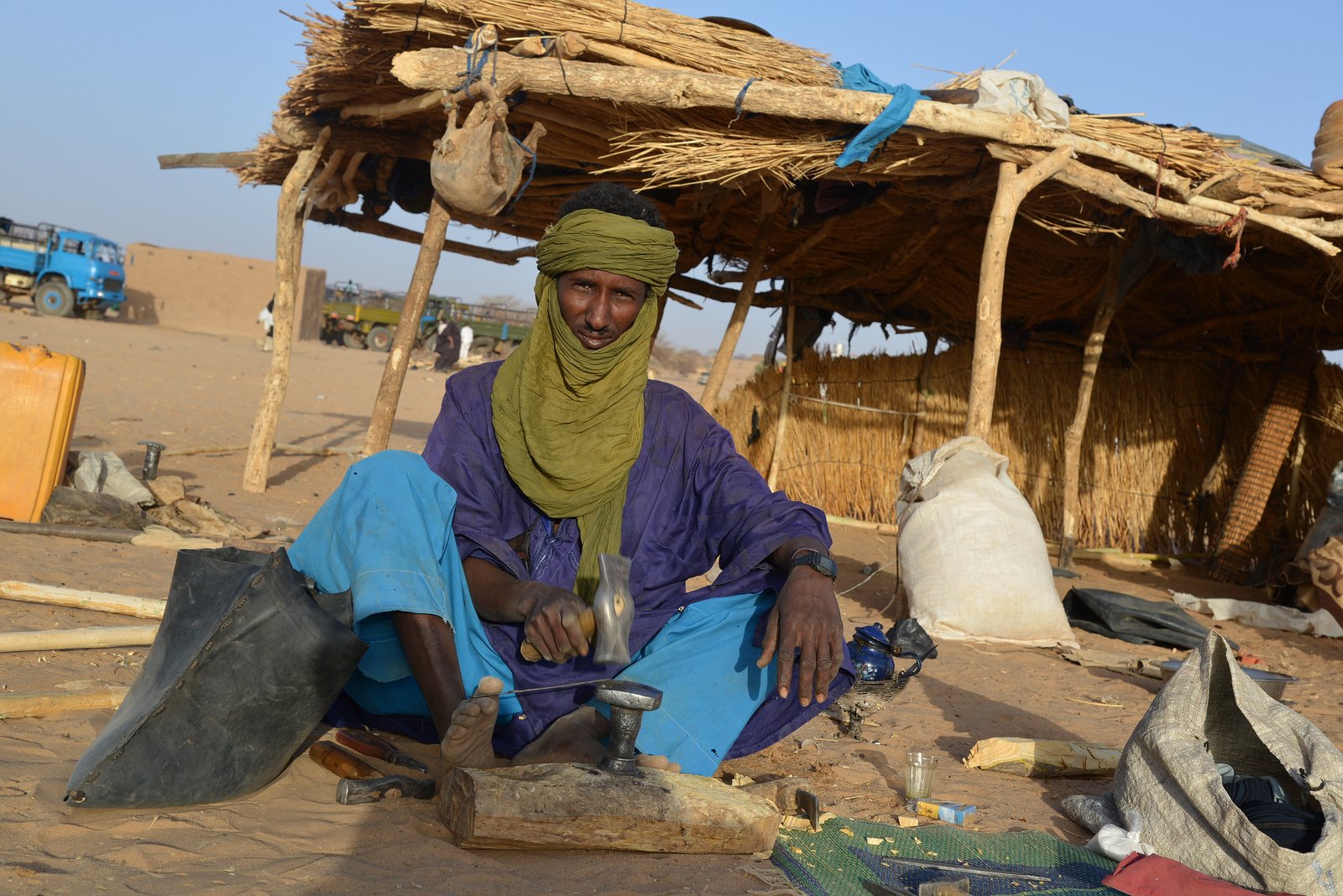 铁匠在尼日尔难民营打造出新生活