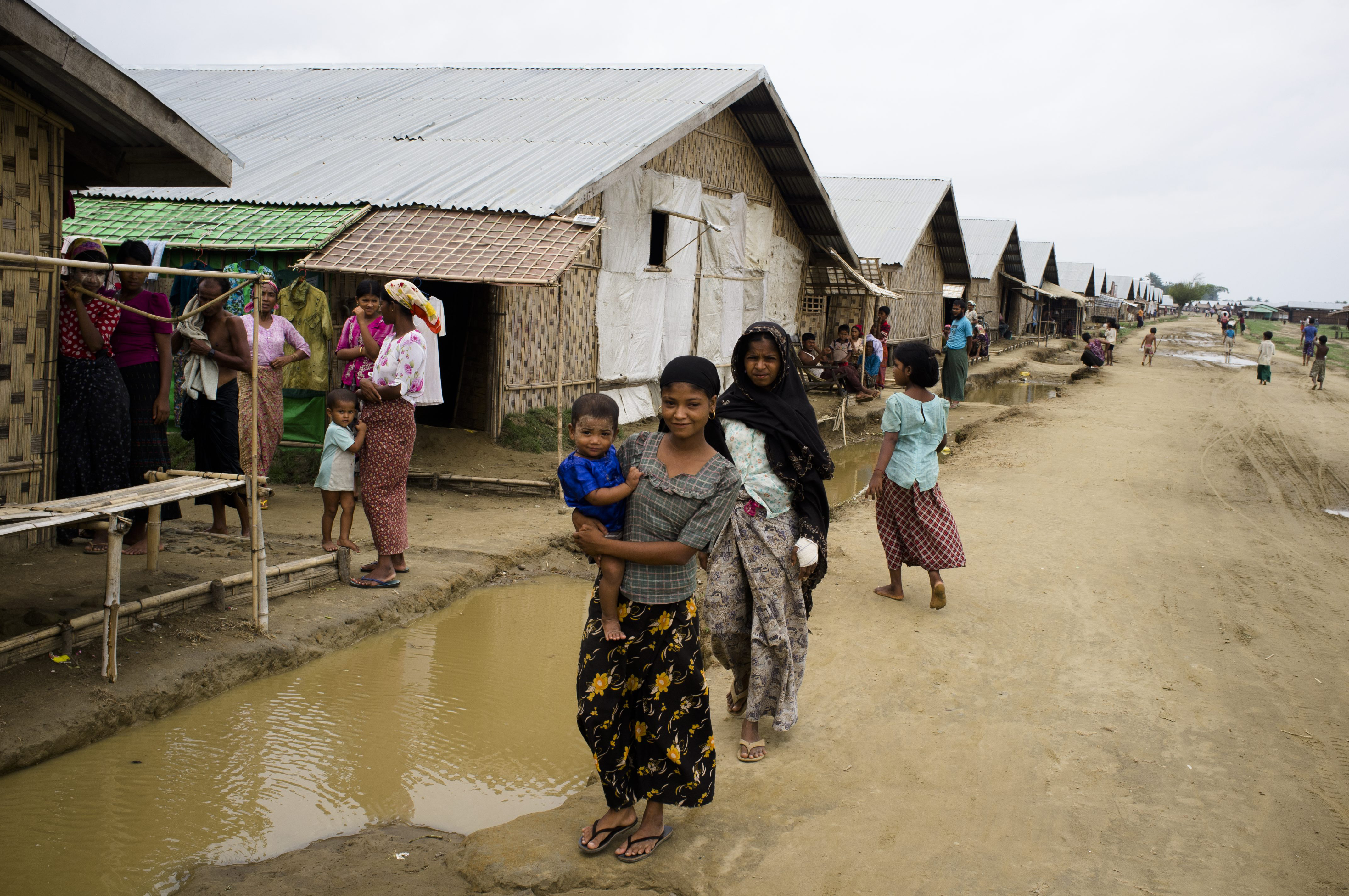 时隔一年，缅甸西部的流离失所者深思着他们的未来