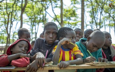 坦桑尼亚的难民儿童为教育奋斗