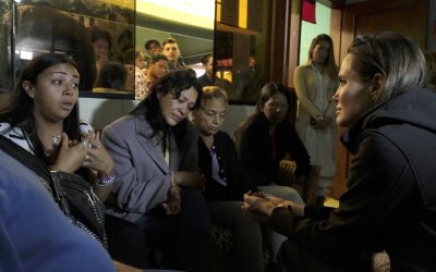 安吉丽娜·朱莉呼吁国际社会为在秘鲁的委内瑞拉难民提供更多支持