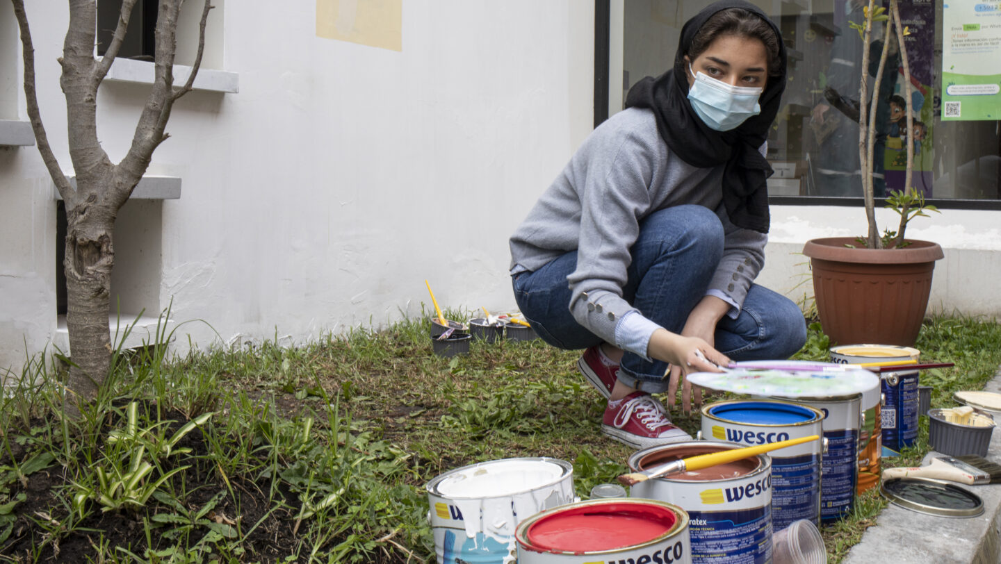 Ecuador. Young refugee artist makes her mark on host city