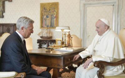 UNHCR’s Grandi and Pope Francis share a vision of global response to displacement based on solidarity and care