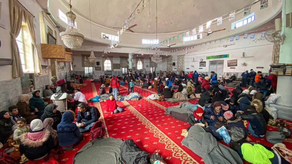 Families shelter inside the mosque in the Suleiman Al-Halabi neighbourhood of Aleppo_UNHCR_Hameed Maarouf