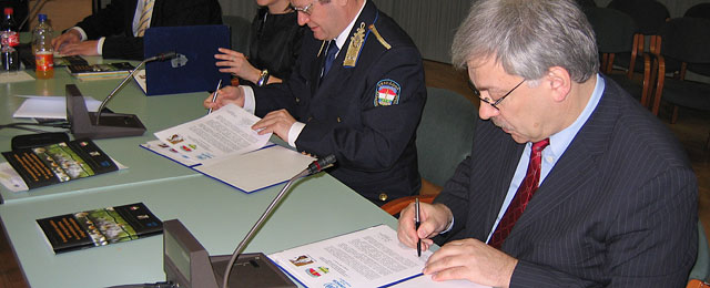 Třístranné dohody | Třístranné dohody