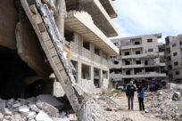 Le chef du HCR en visite dans les zones dévastées par le séisme en Türkiye et en Syrie