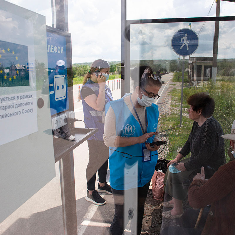 Ukraine. UNHCR provides solar-powered technology at conflict zone crossing point