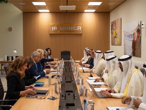 صورة جماعية تضم الوفد الكويتي ومسؤولي مفوضية اللاجئين خلال الاجتماع رفيع المستوى الذي عقد في جنيف.