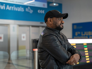 Italie. Arrivée des premiers réfugiés à l'aéroport de Trieste dans le cadre du nouveau programme de mobilité de la main-d'œuvre promu par le HCR et ses partenaires.