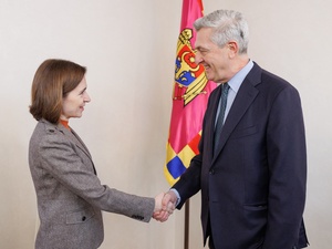 President of the Republic of Moldova, Maia Sandu (left) and the UN High Commissioner for Refugees, Filippo Grandi