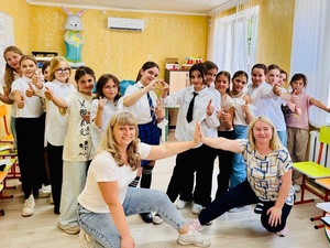 A group photo from a classroom