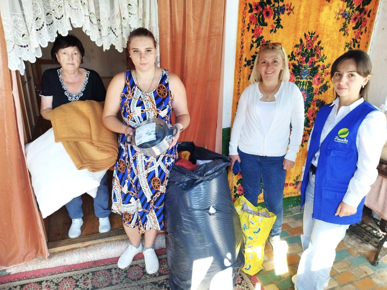 Thanks to cooperation with UNHCR's partners Crimea SOS and Rokada, "Fine Action" was able to support hundreds of people with essential items. The organization also implements educational projects for children, youth, women, and vulnerable groups.