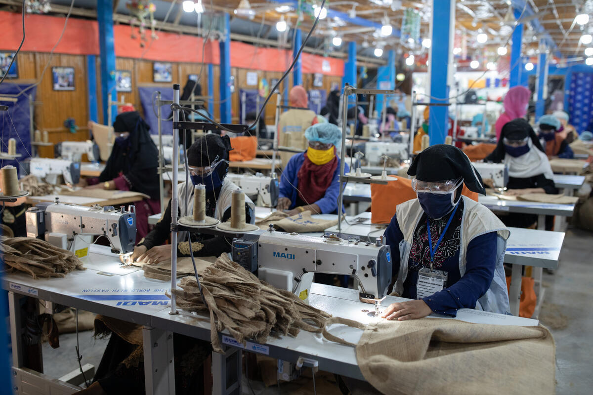 Rohingya refugee women gain skills making eco-friendly products