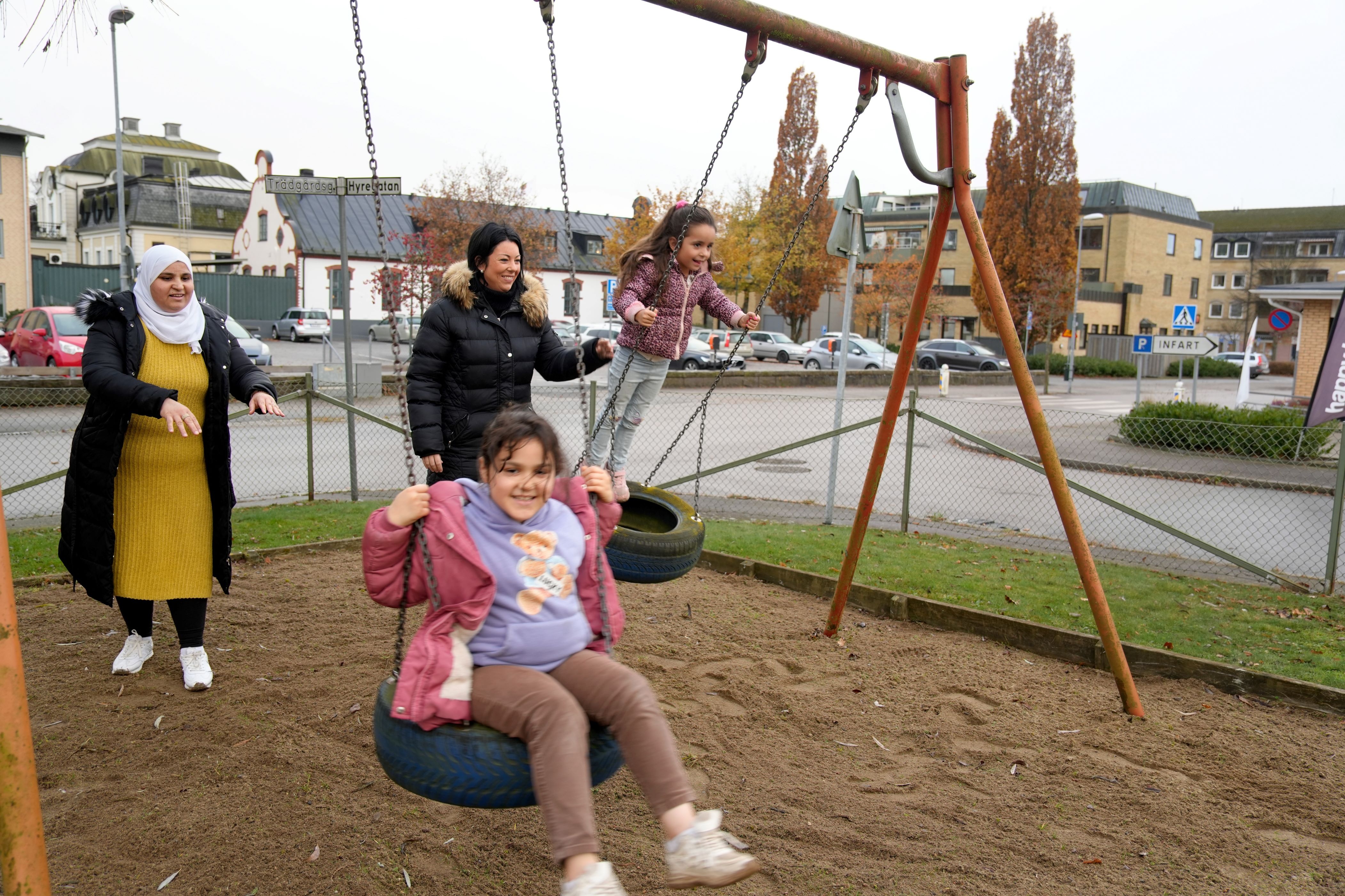  The municipality's decision to match Minette and Lana has been a win for both Lana, Minette and her daughter Vanessa.