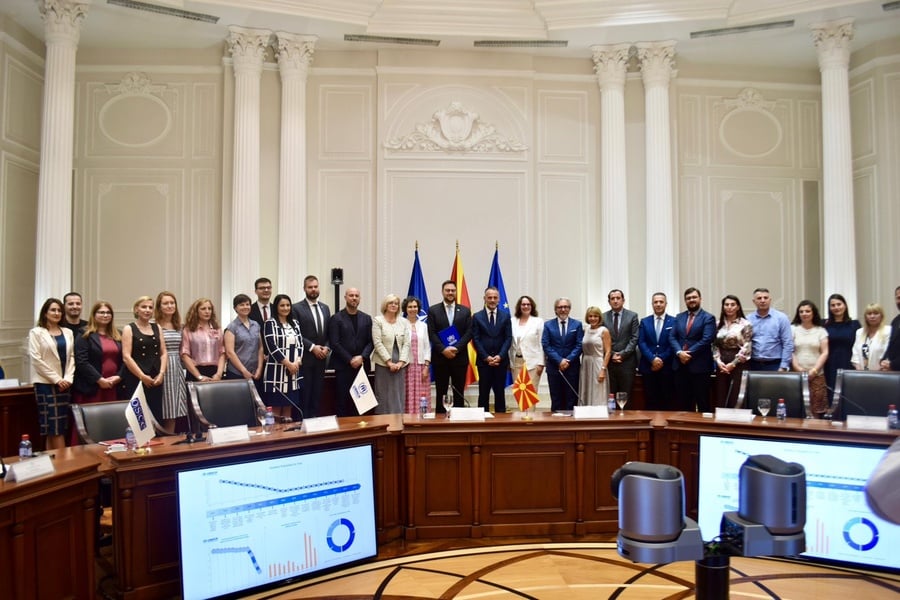 North Macedonia has become the first country in the region to resolve all known cases of statelessness resulting from the dissolution of SFR Yugoslavia. To mark this historic achievement and acknowledge the received support, Deputy Prime Minister Fetai hosted a reception with key ministries and institutions, Members of Parliament, UNHCR and its partner the Macedonian Young Lawyers Association, representatives of the international community (OSCE, CoE, EU) and the UN sister agencies.