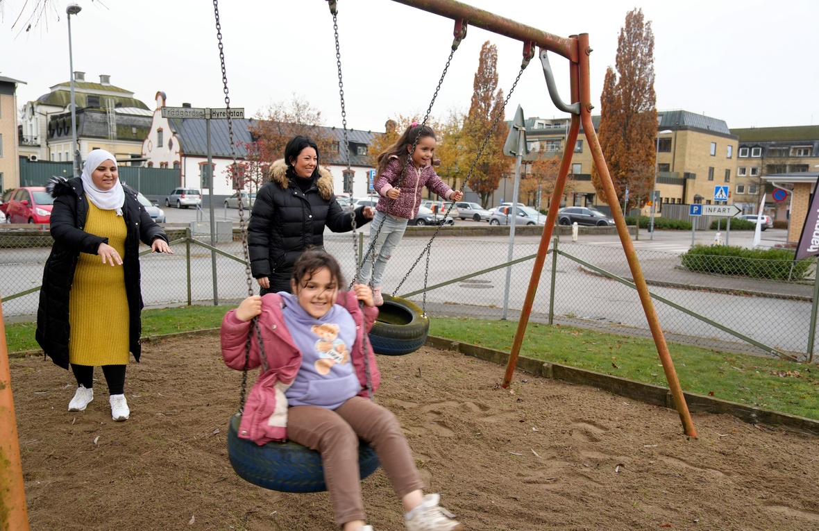  The municipality's decision to match Minette and Lana has been a win for both Lana, Minette and her daughter Vanessa.