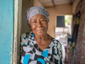 Panama. Limbo ends as formerly stateless woman gets ID after 50 years