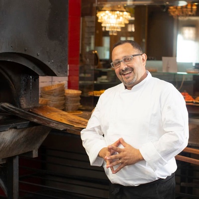 Canada. Syrian refugee trains as a top chef