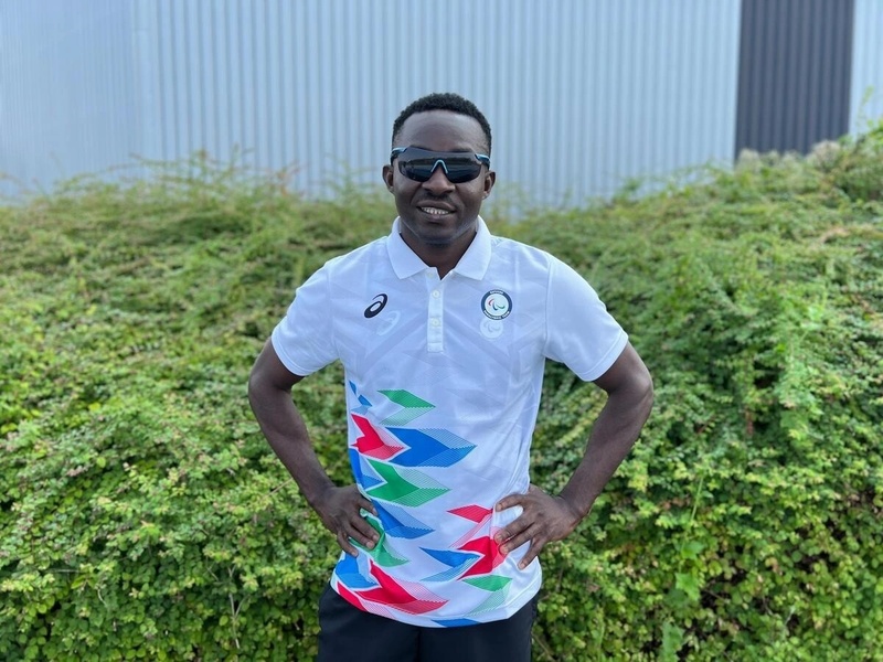 Guillaume Junior Atangana lors d'un camp d'entraînement à Reims, en France, avant les Jeux paralympiques de Paris 2024. 