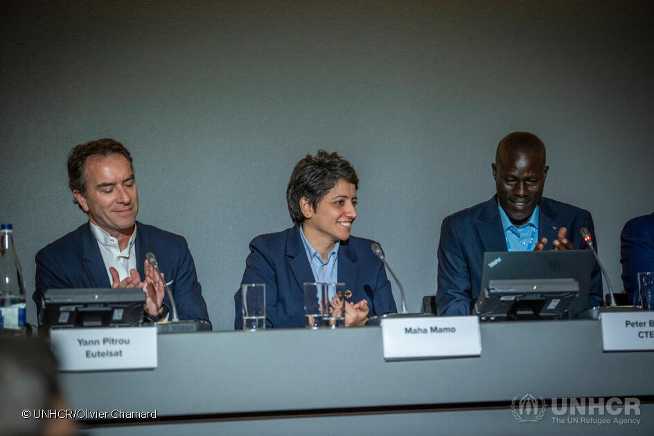 Maha Mamo (veste bleu) at the High-Level Event ‘Connectivity for Refugees’, one of a series of discussions at the Global Refugee Forum 2023.