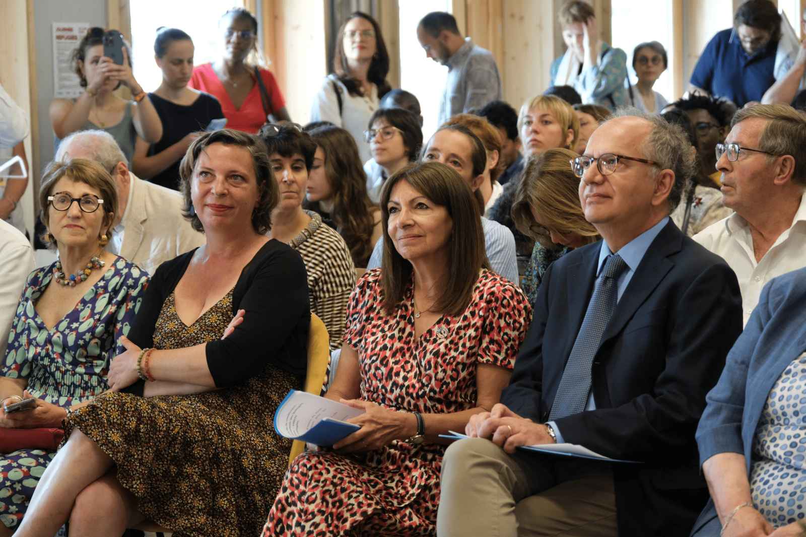 Dominique Versini, Léa Filoche, Anne Hidalgo et Paolo Artini assistent à la Journée mondiale des réfugiés.