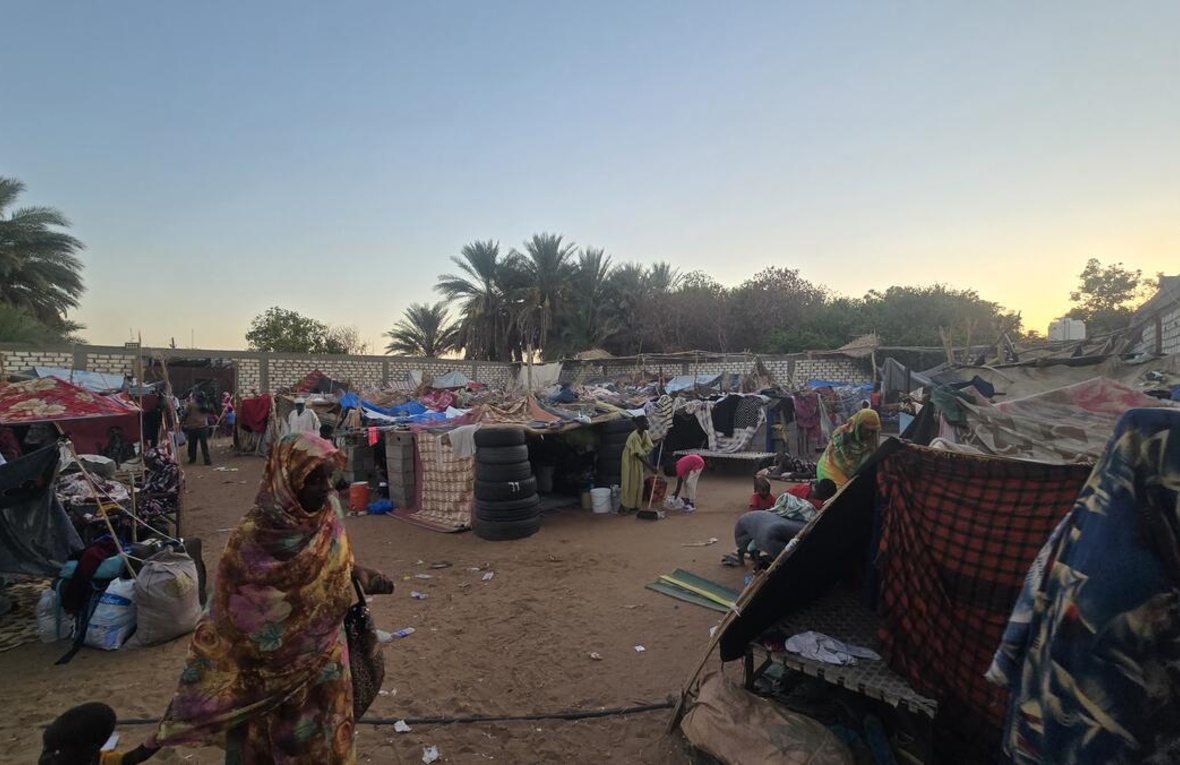 Tentes de fortune dans un camp de réfugiés. 