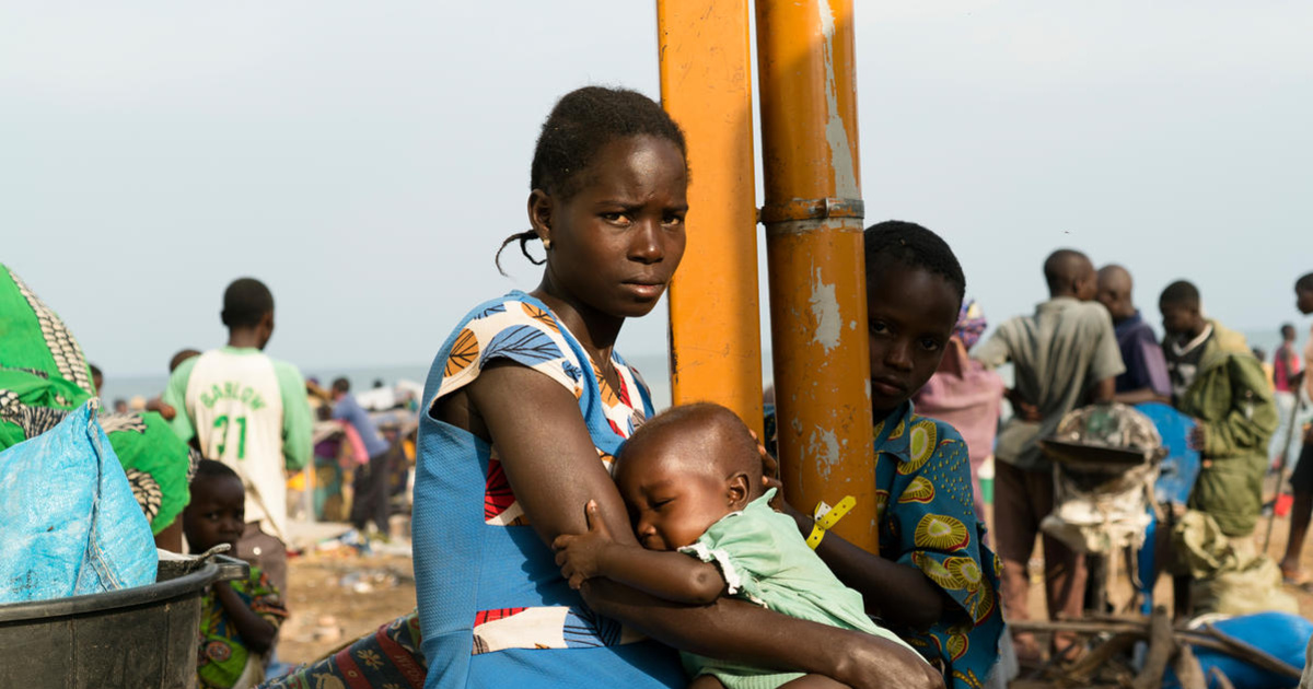 Les Congolais rejoignent l'Ouganda après avoir fui des violences ...