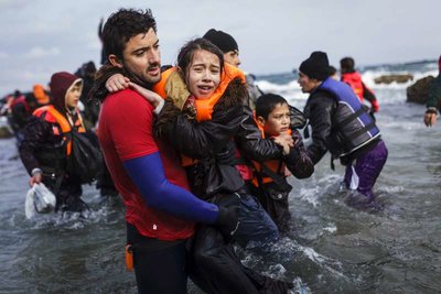 A million refugees and migrants flee to Europe in 2015