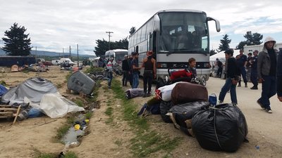Greece: UNHCR concerned at conditions in new refugee sites and urges that alternatives be found