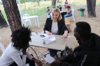 Eκδηλώσεις εύρεσης εργασίας σε νησιά του Αιγαίου χτίζουν «γέφυρες» και συνεργασίες μεταξύ προσφύγων και εργοδοτών