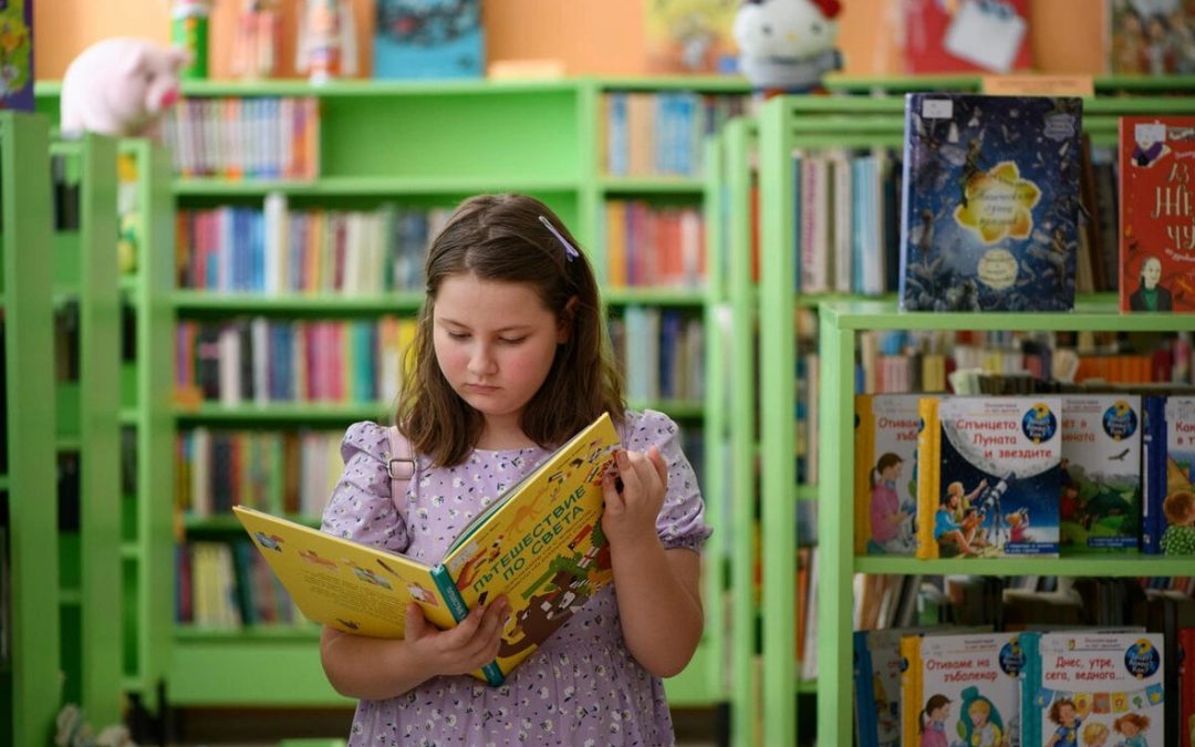 H Εκπαίδευση σε Αναμονή: Εκτός τυπικής εκπαίδευσης σχεδόν τα μισά παιδιά πρόσφυγες σχολικής ηλικίας από την Ουκρανία