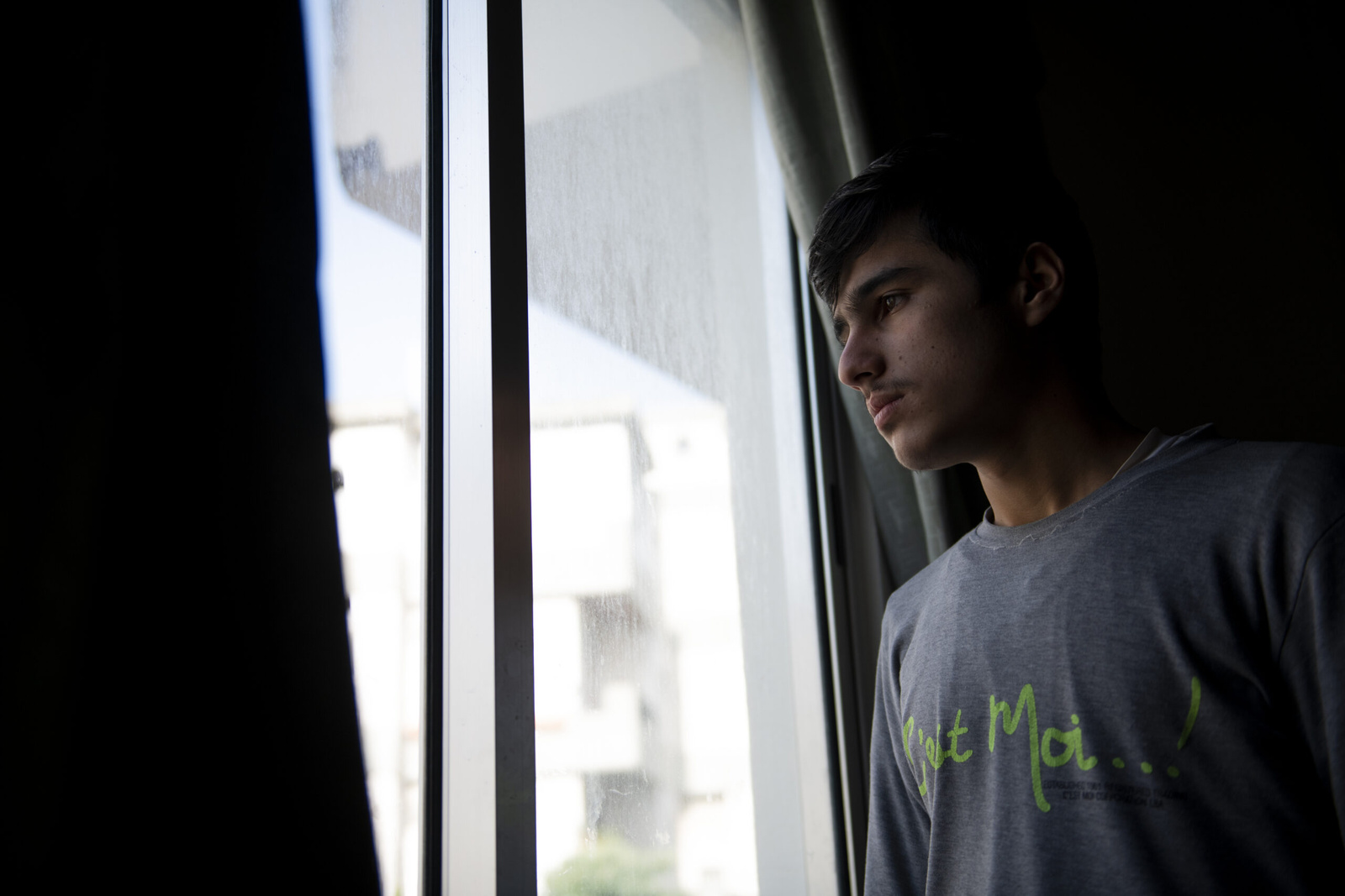 Hala’s son Amer, 16, has experienced suicidal thoughts since dropping out of school and starting work to support the family. © UNHCR/Haidar Darwish
