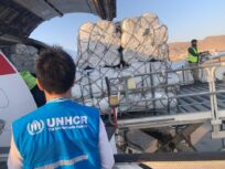 阿富汗救援行動：聯合國難民署空運物資到喀布爾