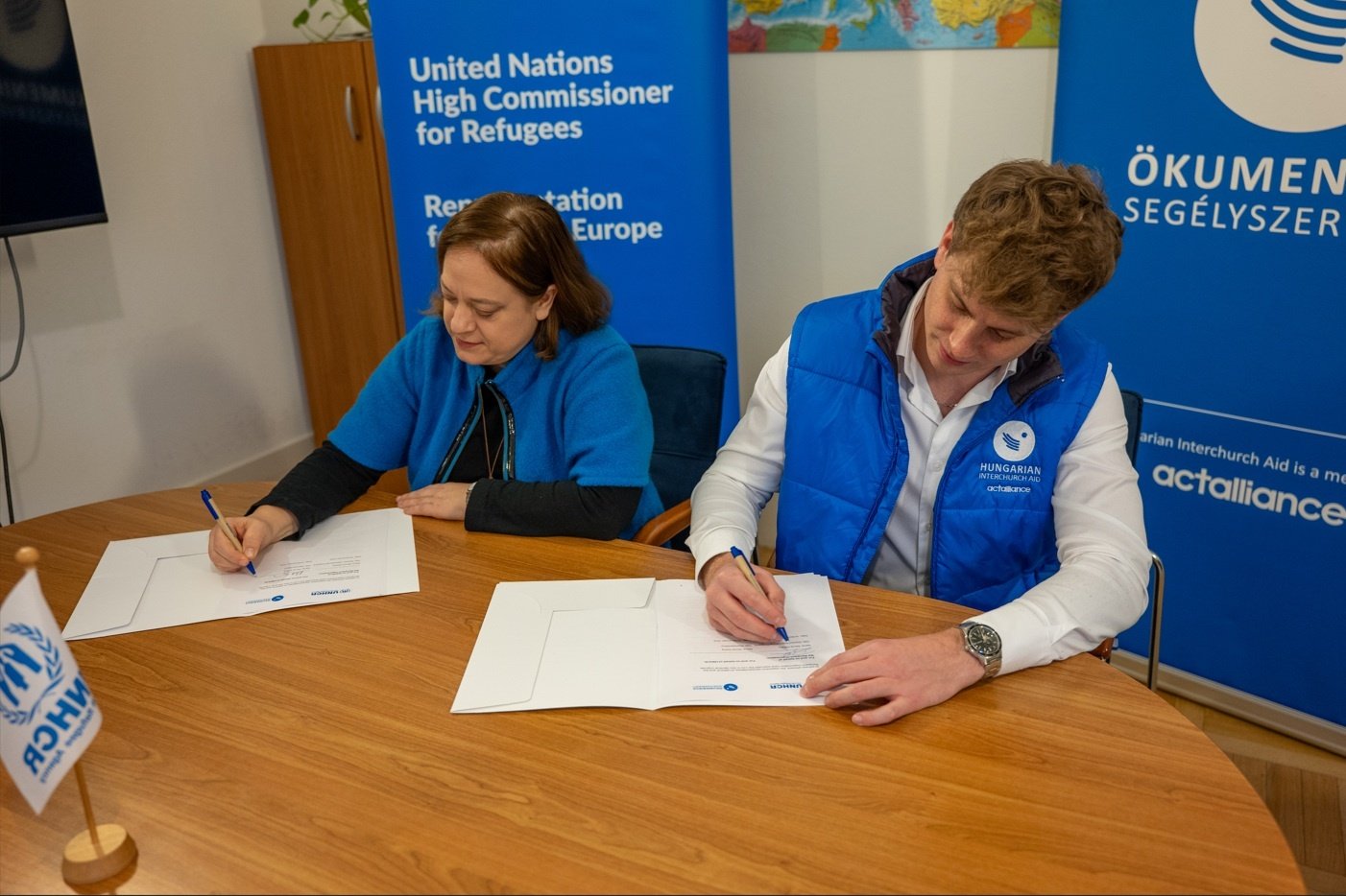 Megallpodas az UNHCR es az Okumenikus Segelyszervezet kozott az adomnyokrol
